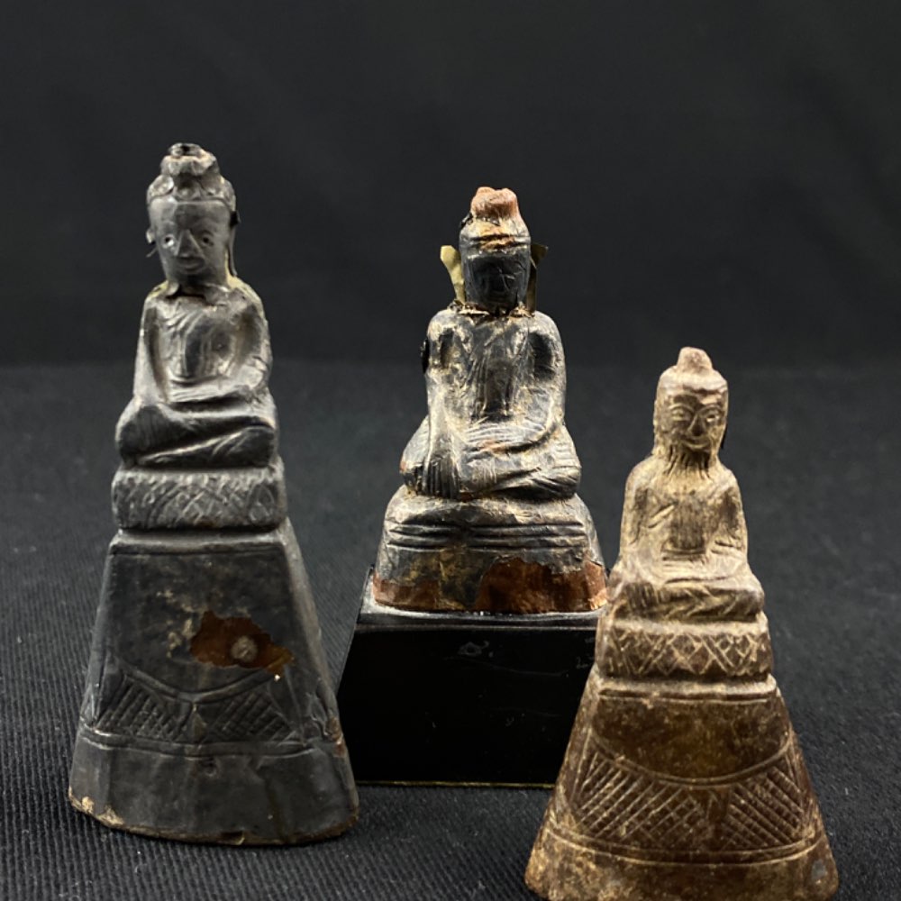 3 Thai Buddha amulets of lacquer and silver from Ayutthaya 17th Century