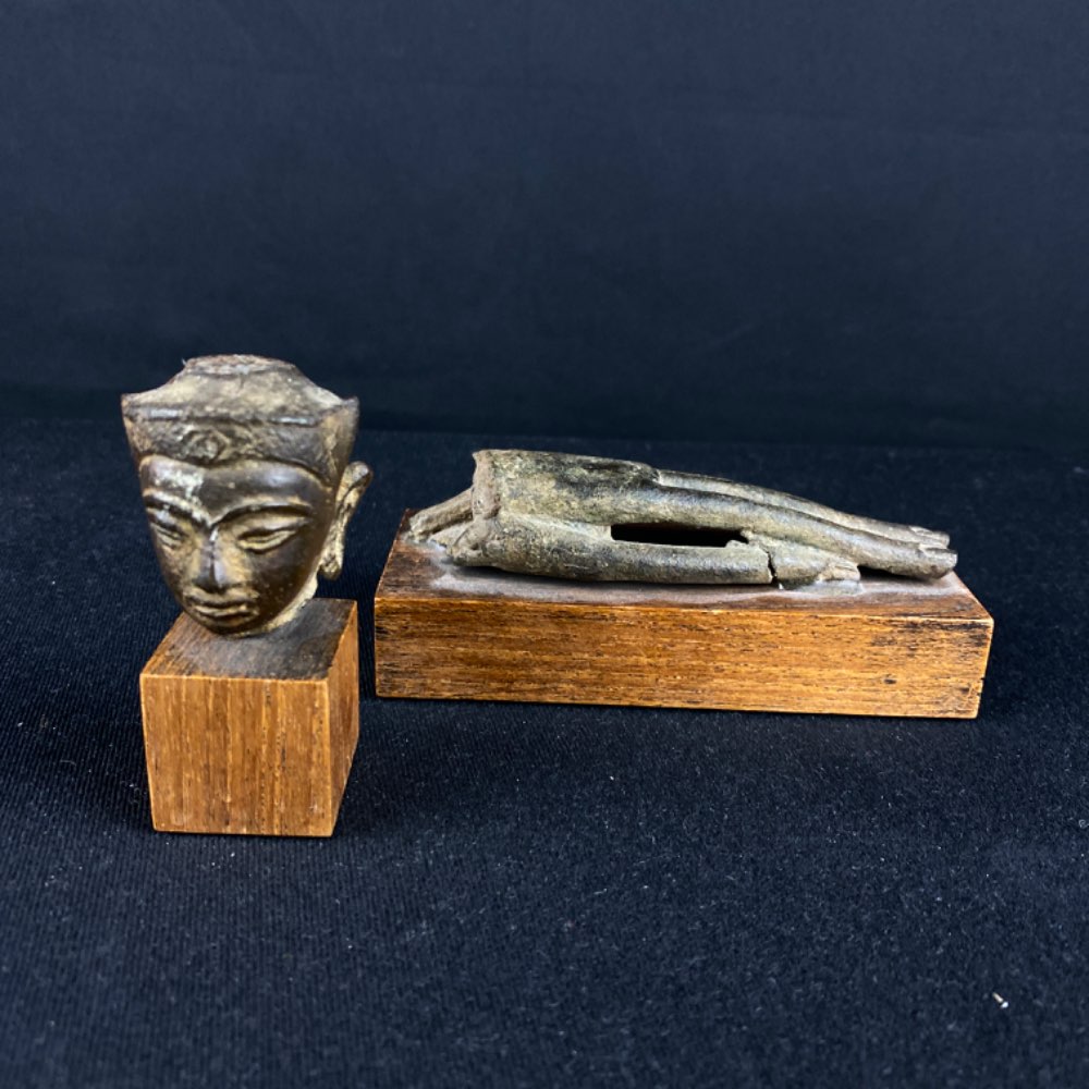 Bronze Ayutthaya Thai Buddha head and hand, 17th-18th Century