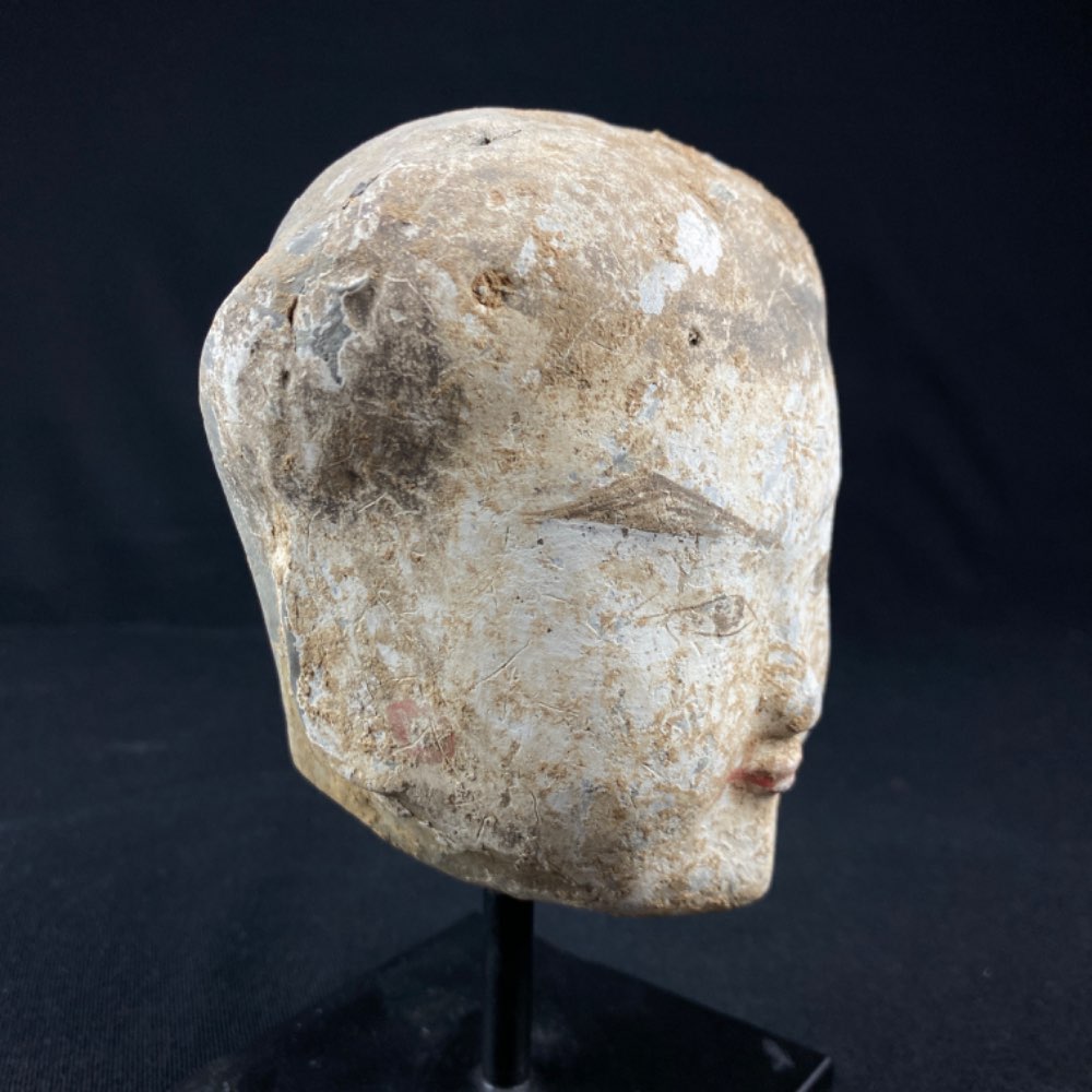 Head of court lady from the Han Dynasty of terracotta