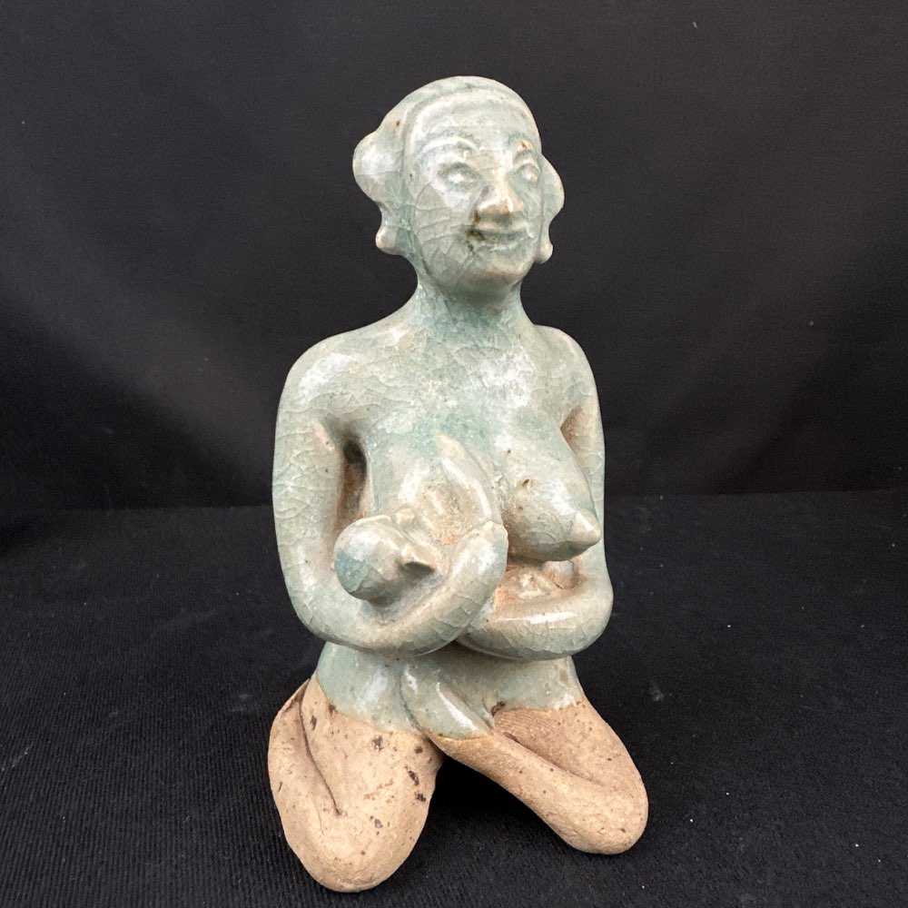 Sawankhalok ceramic Thai mother with baby, 14-16th Century
