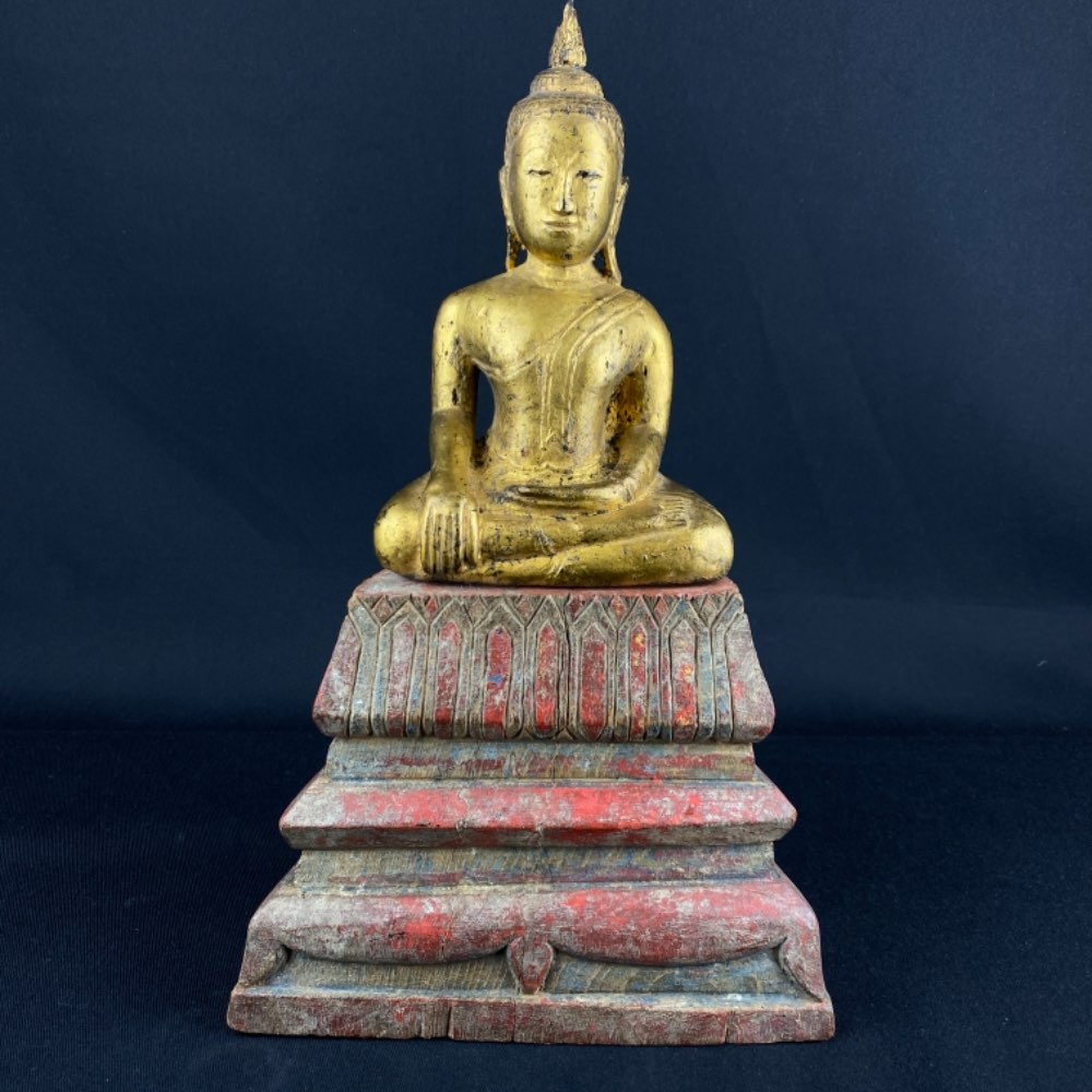 Wooden Thai Buddha statue of the 19th Century