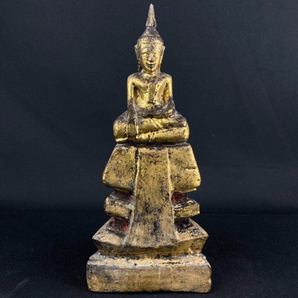 Wooden Thai Buddha statue of the 19th Century