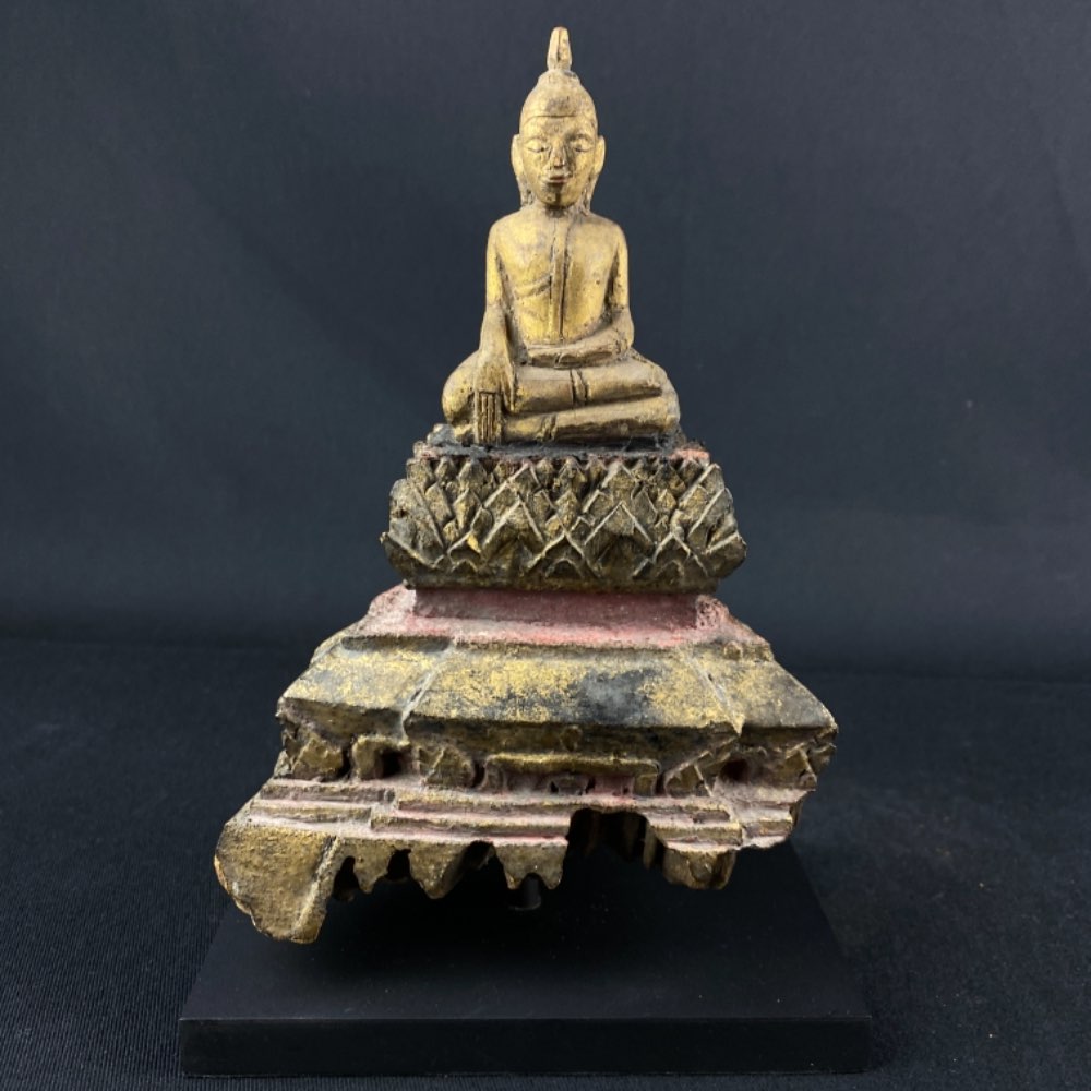 Wooden Thai Buddha statue of the 19th Century